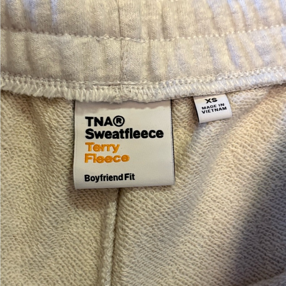 Aritzia TNA Gray Sweat Shorts - Picture 3 of 3